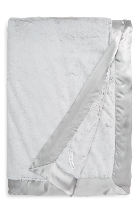Giraffe at Home | Luxe™ Throw | Silver